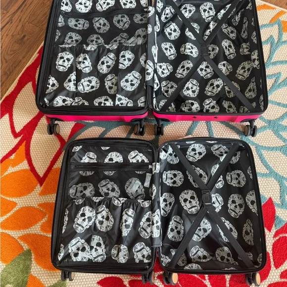 “IT IMPAKT STYLE 2025 LUGGAGE” RED SKULL”HARDSIDE ROLLER LUGGAGE - Picture 8 of 9